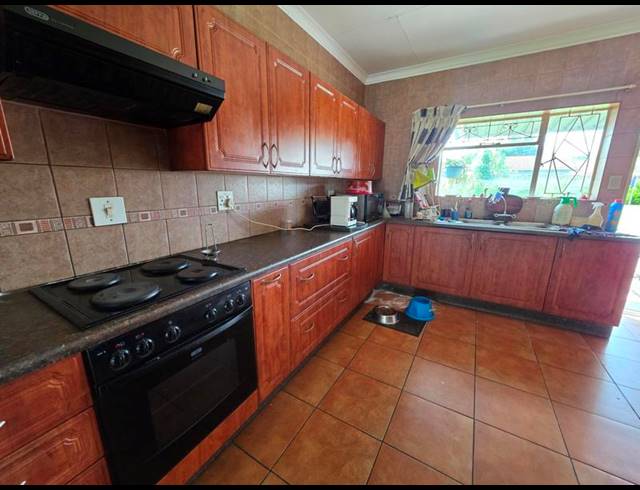 2 BEDROOM HOUSE FOR SALE IN THREE RIVERS